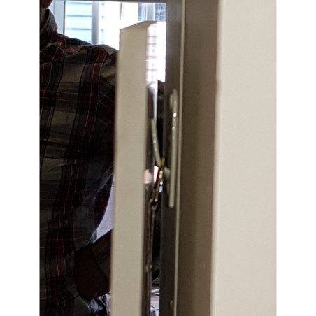 flush-to-wall-picture-hanging-kit